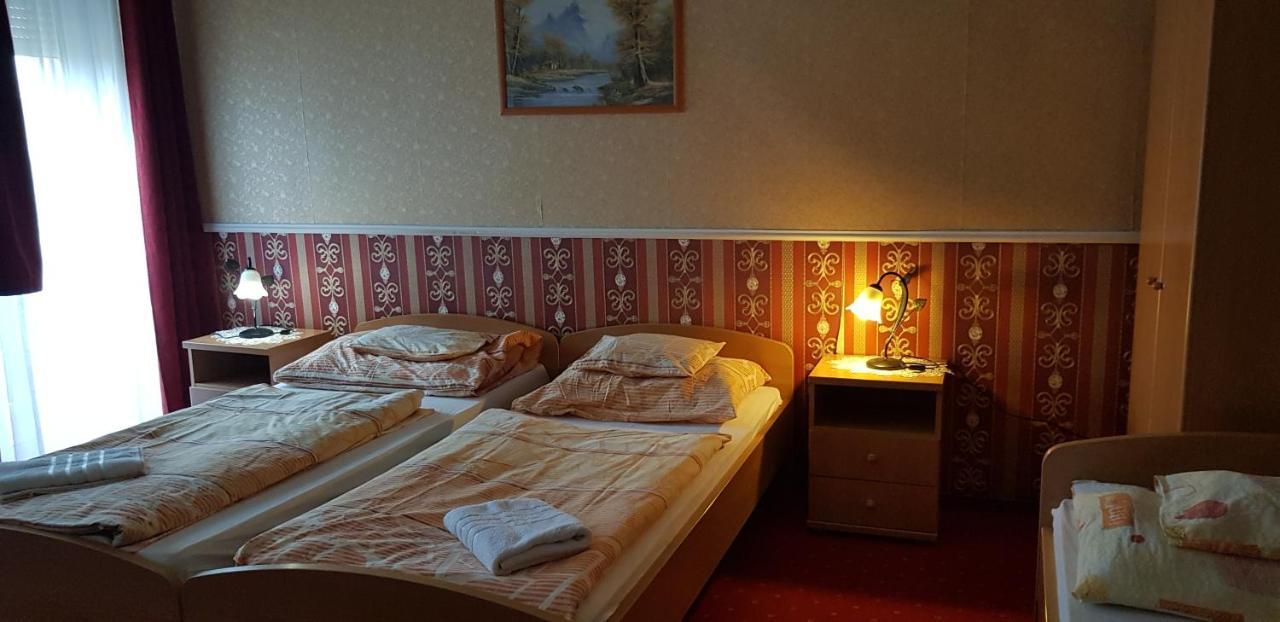 Kalman Panzio Bed and Breakfast Szeged Eksteriør billede