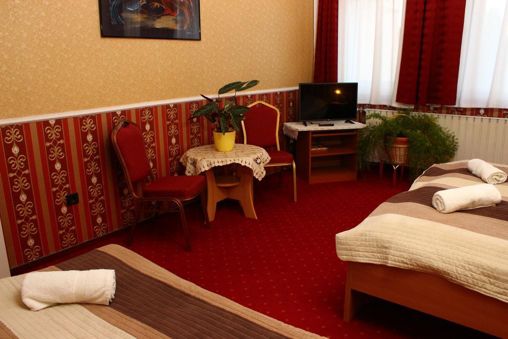 Kalman Panzio Bed and Breakfast Szeged Eksteriør billede