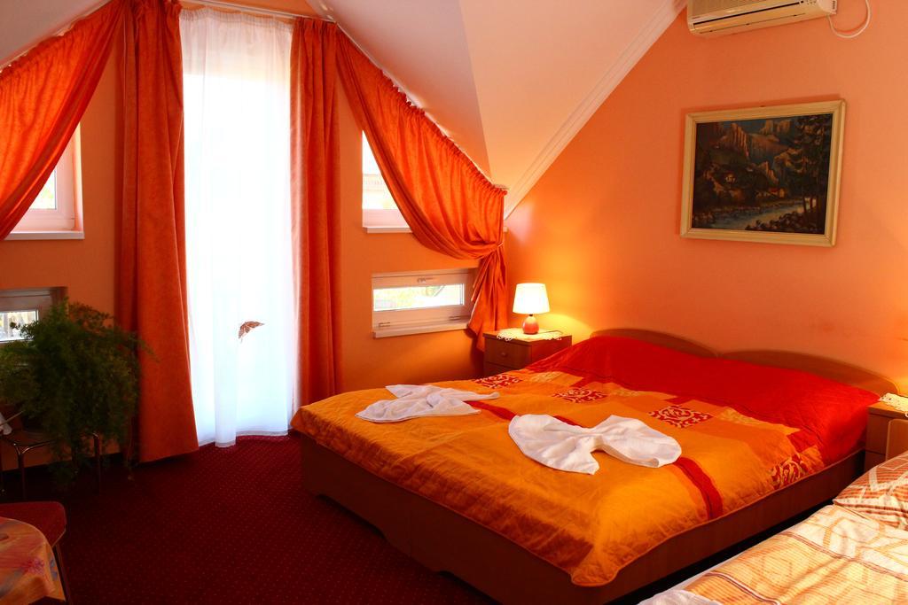 Kalman Panzio Bed and Breakfast Szeged Eksteriør billede