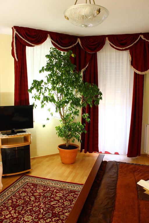 Kalman Panzio Bed and Breakfast Szeged Eksteriør billede