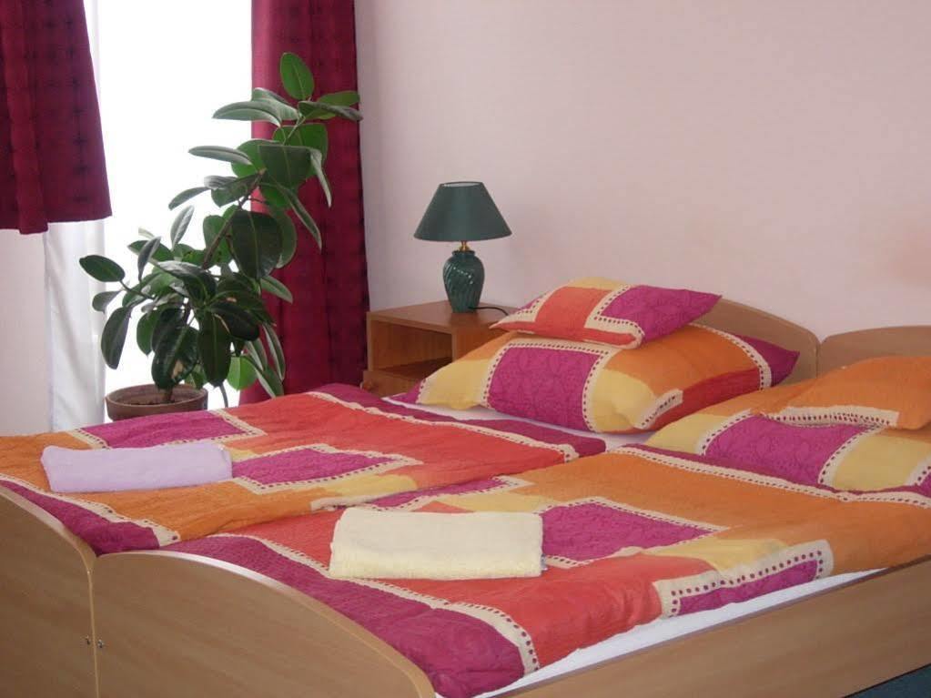Kalman Panzio Bed and Breakfast Szeged Eksteriør billede